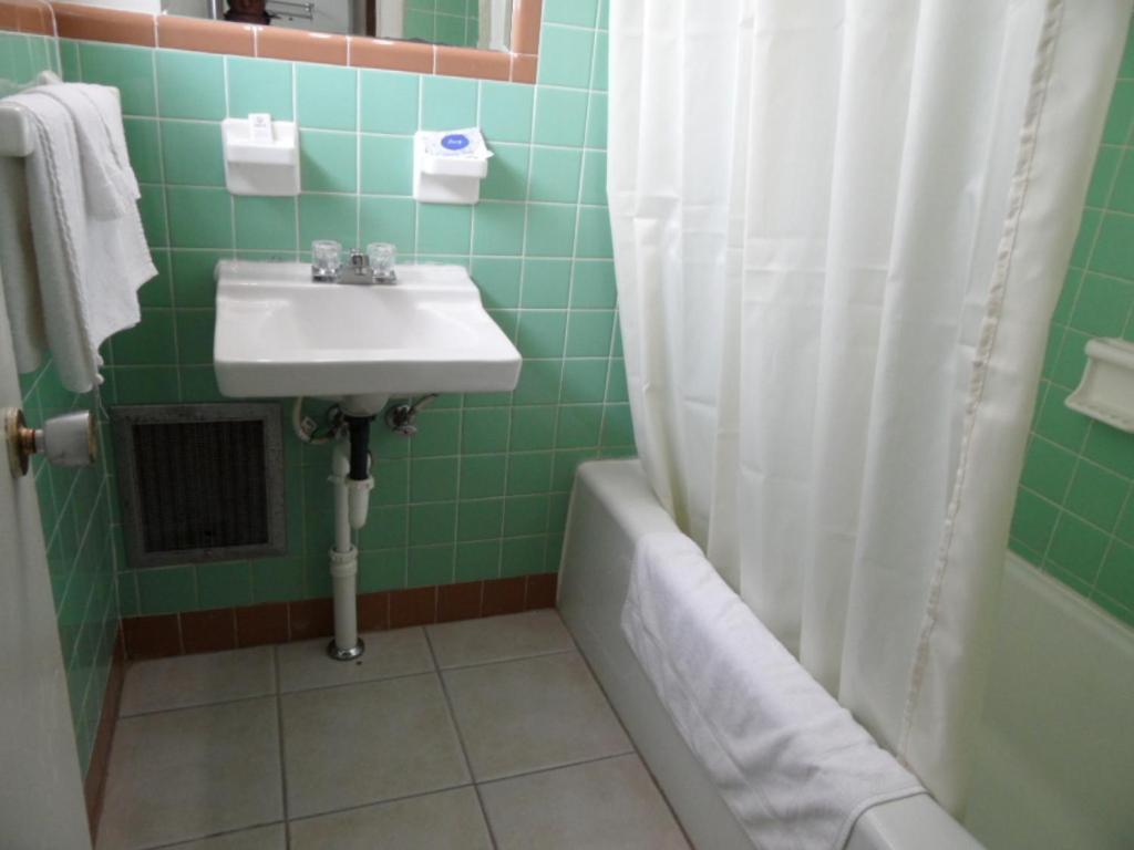 كورنيليا Skyland Motel الغرفة الصورة